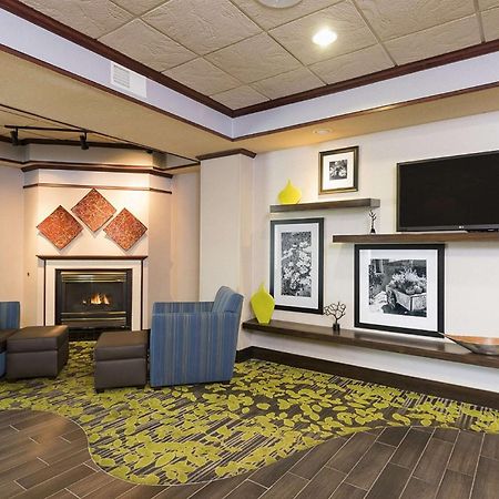 Hampton Inn Mount Pleasant Bagian luar foto