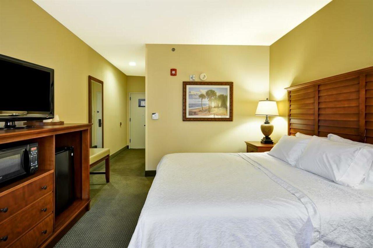 Hampton Inn Mount Pleasant Bagian luar foto