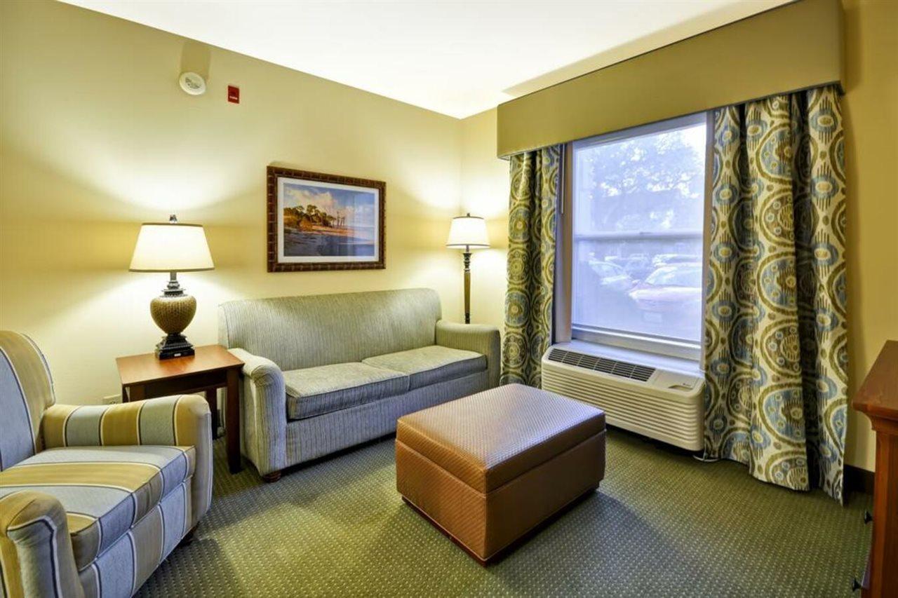 Hampton Inn Mount Pleasant Bagian luar foto