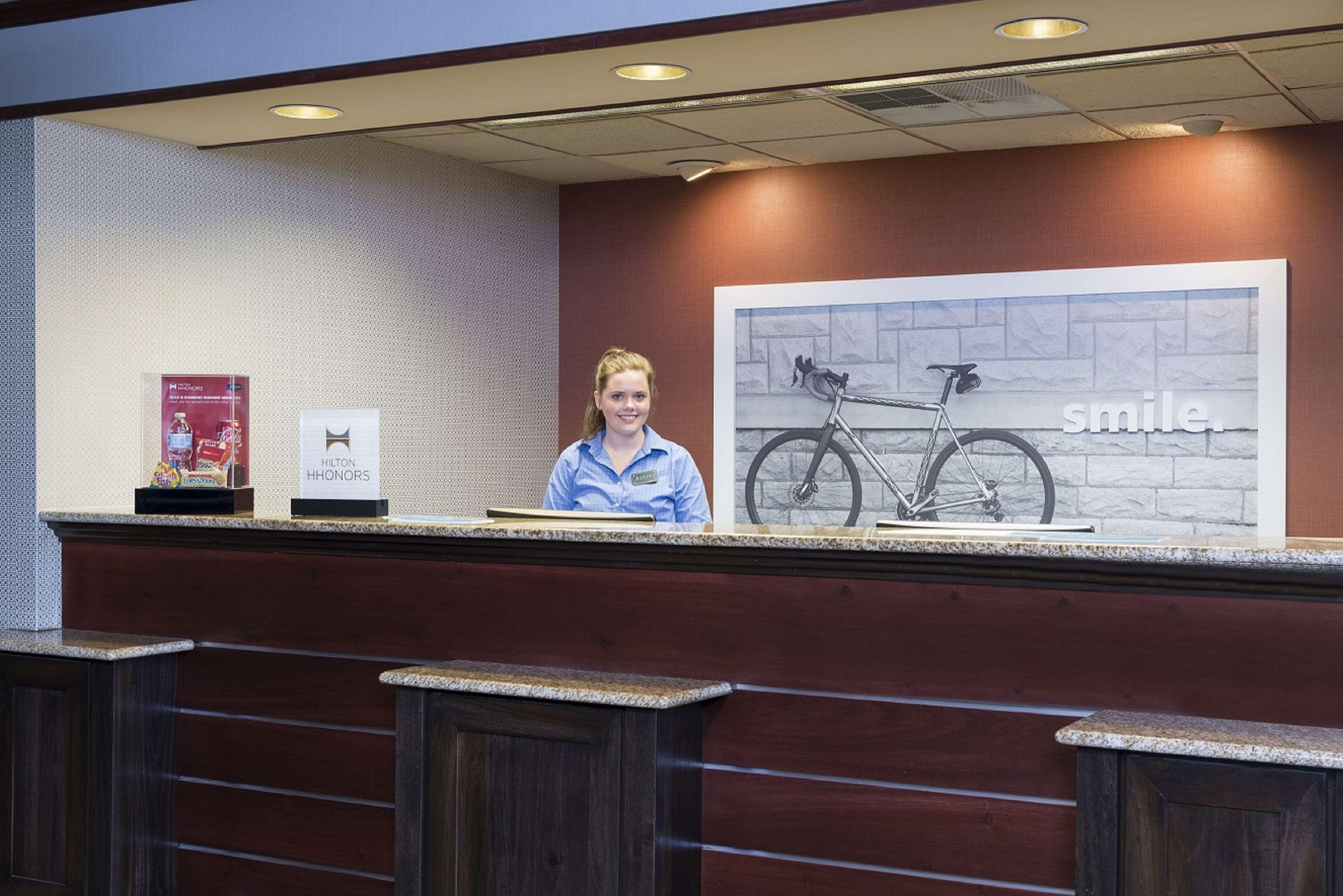 Hampton Inn Mount Pleasant Bagian luar foto