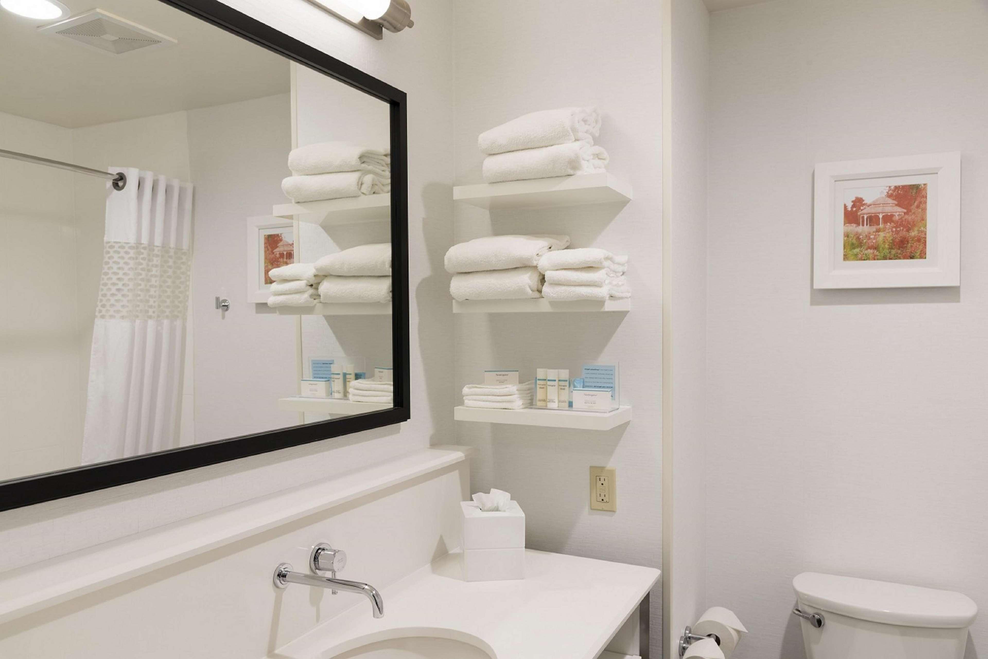 Hampton Inn Mount Pleasant Bagian luar foto