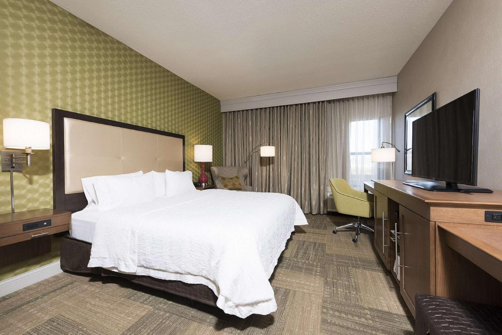 Hampton Inn Mount Pleasant Bagian luar foto