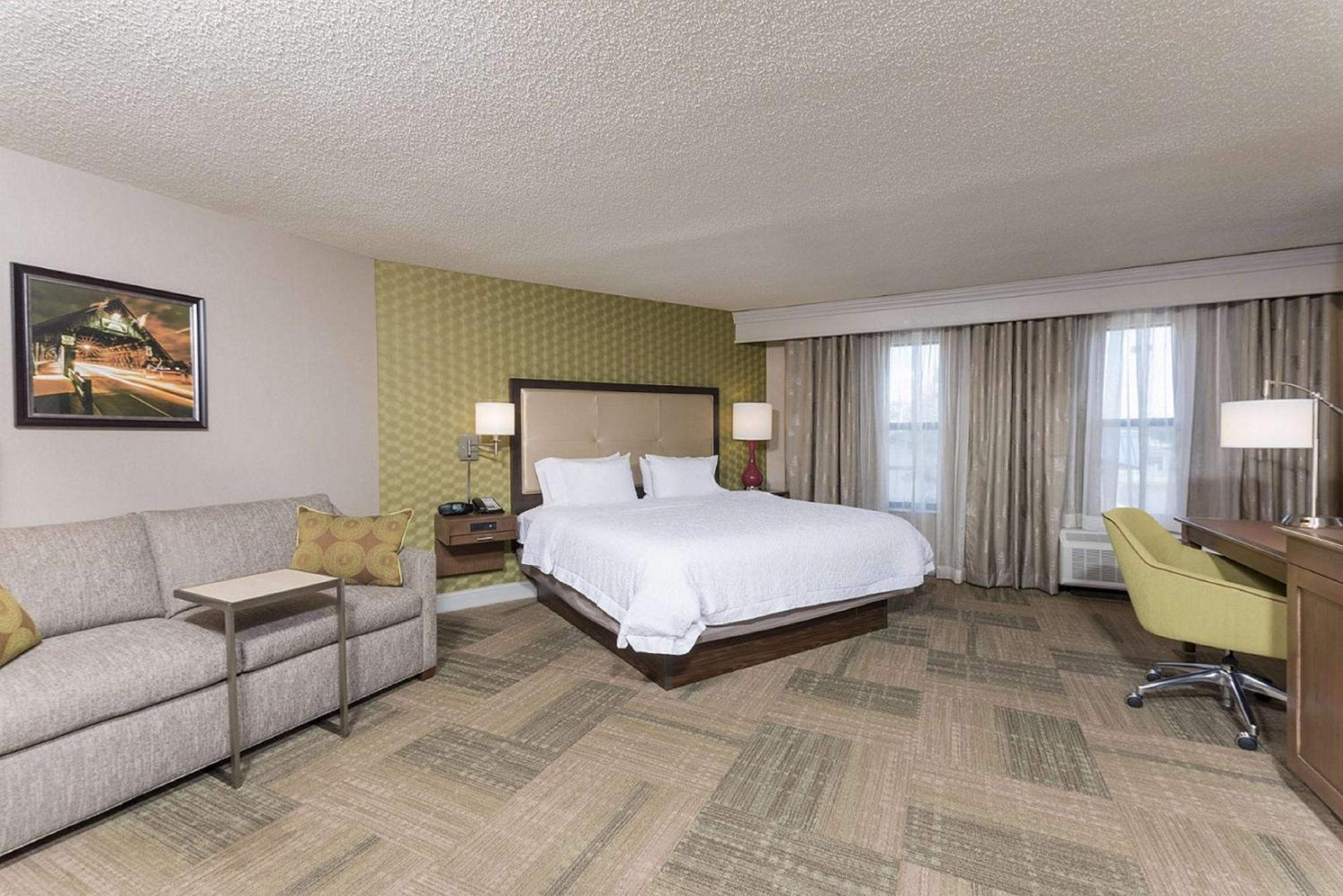 Hampton Inn Mount Pleasant Bagian luar foto