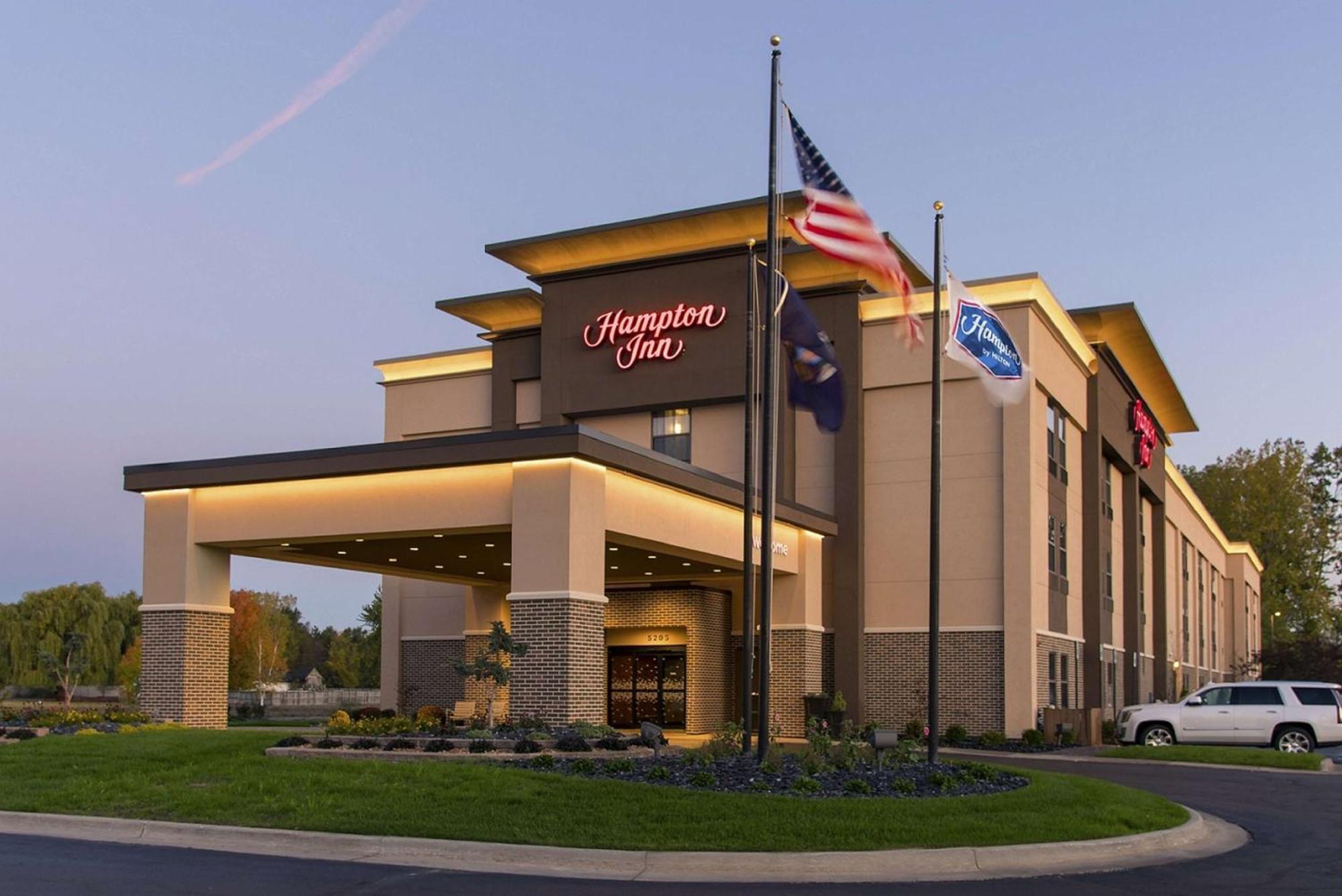 Hampton Inn Mount Pleasant Bagian luar foto