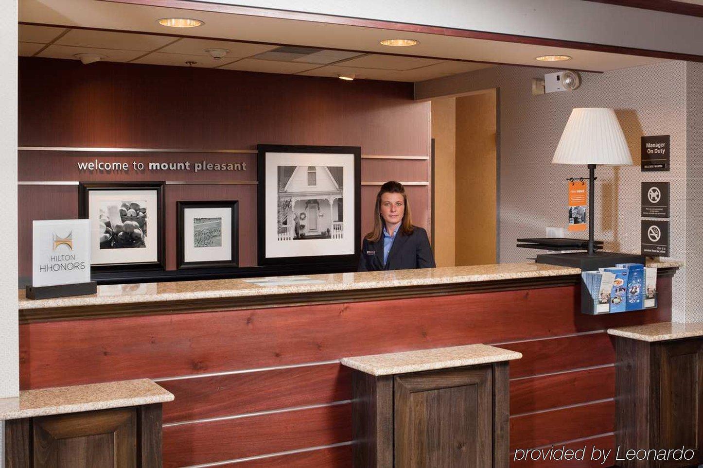 Hampton Inn Mount Pleasant Bagian luar foto