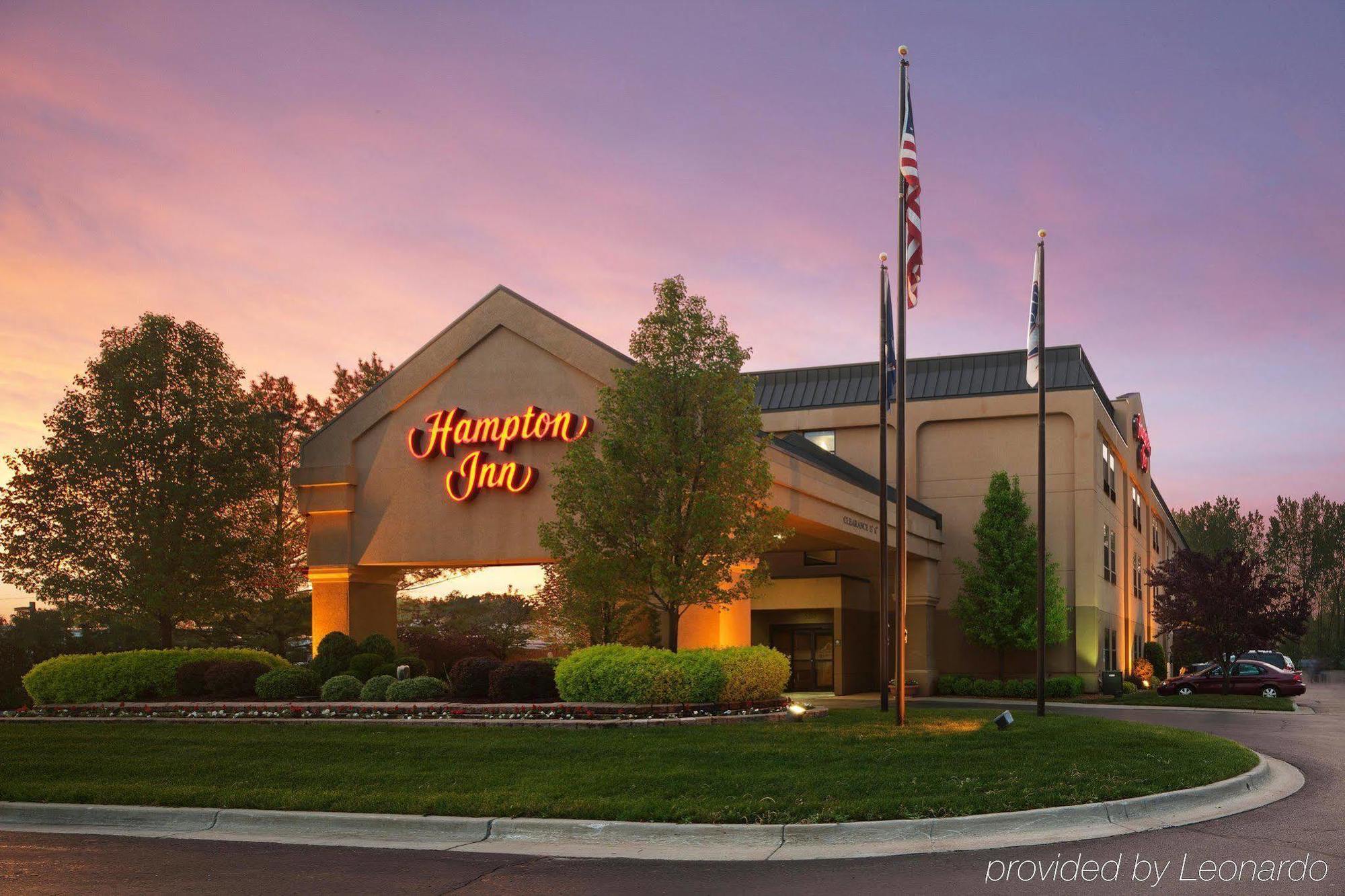 Hampton Inn Mount Pleasant Bagian luar foto
