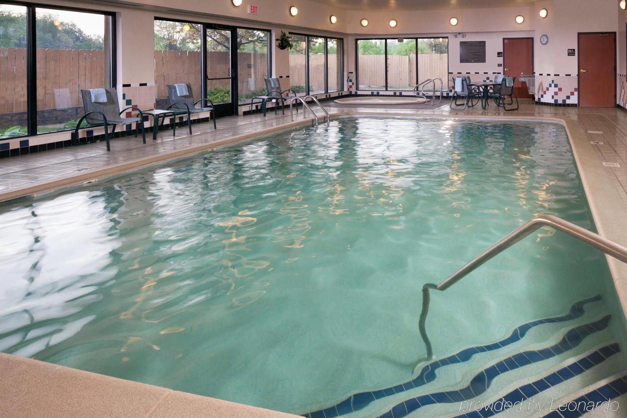 Hampton Inn Mount Pleasant Bagian luar foto