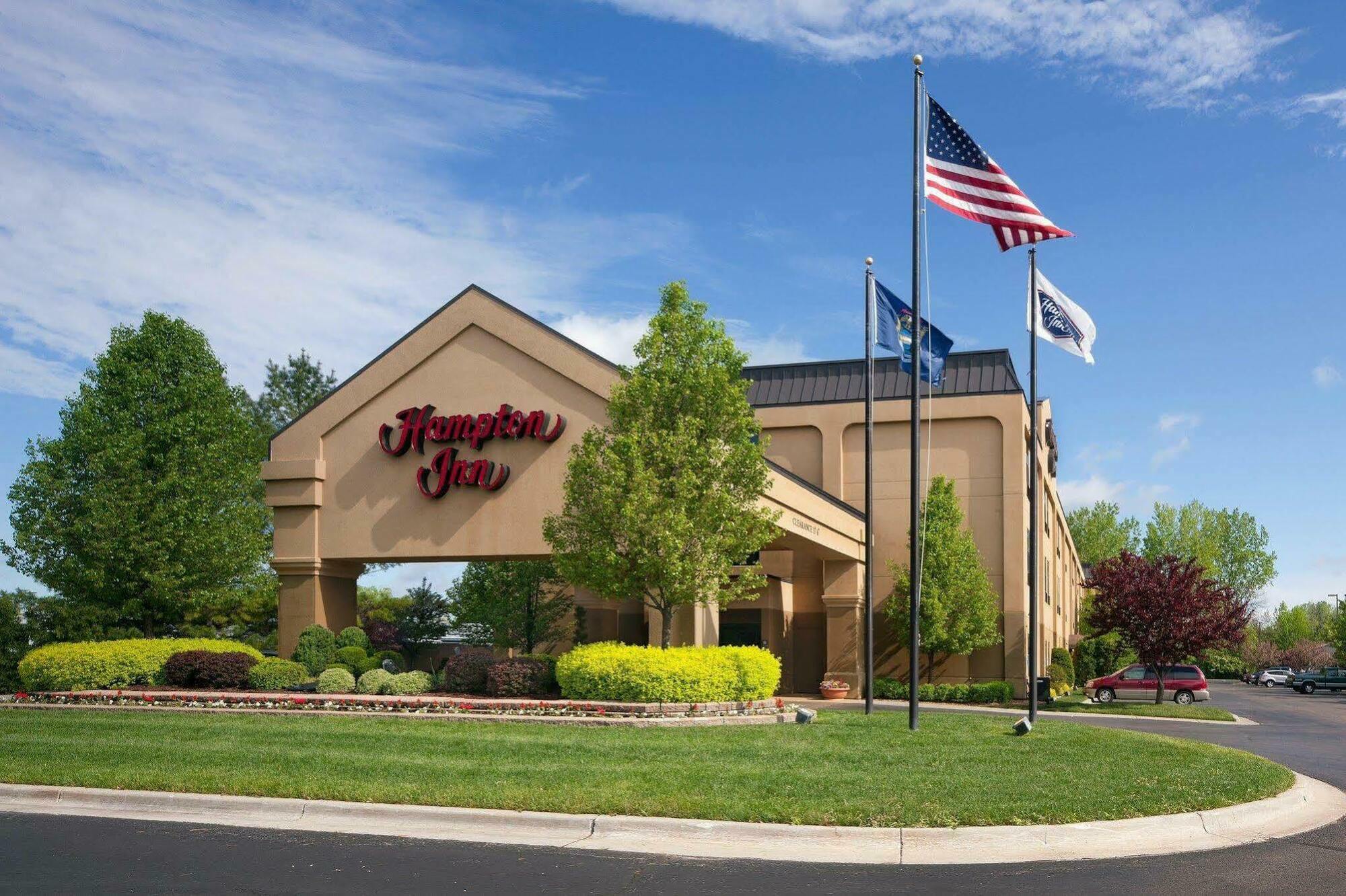 Hampton Inn Mount Pleasant Bagian luar foto