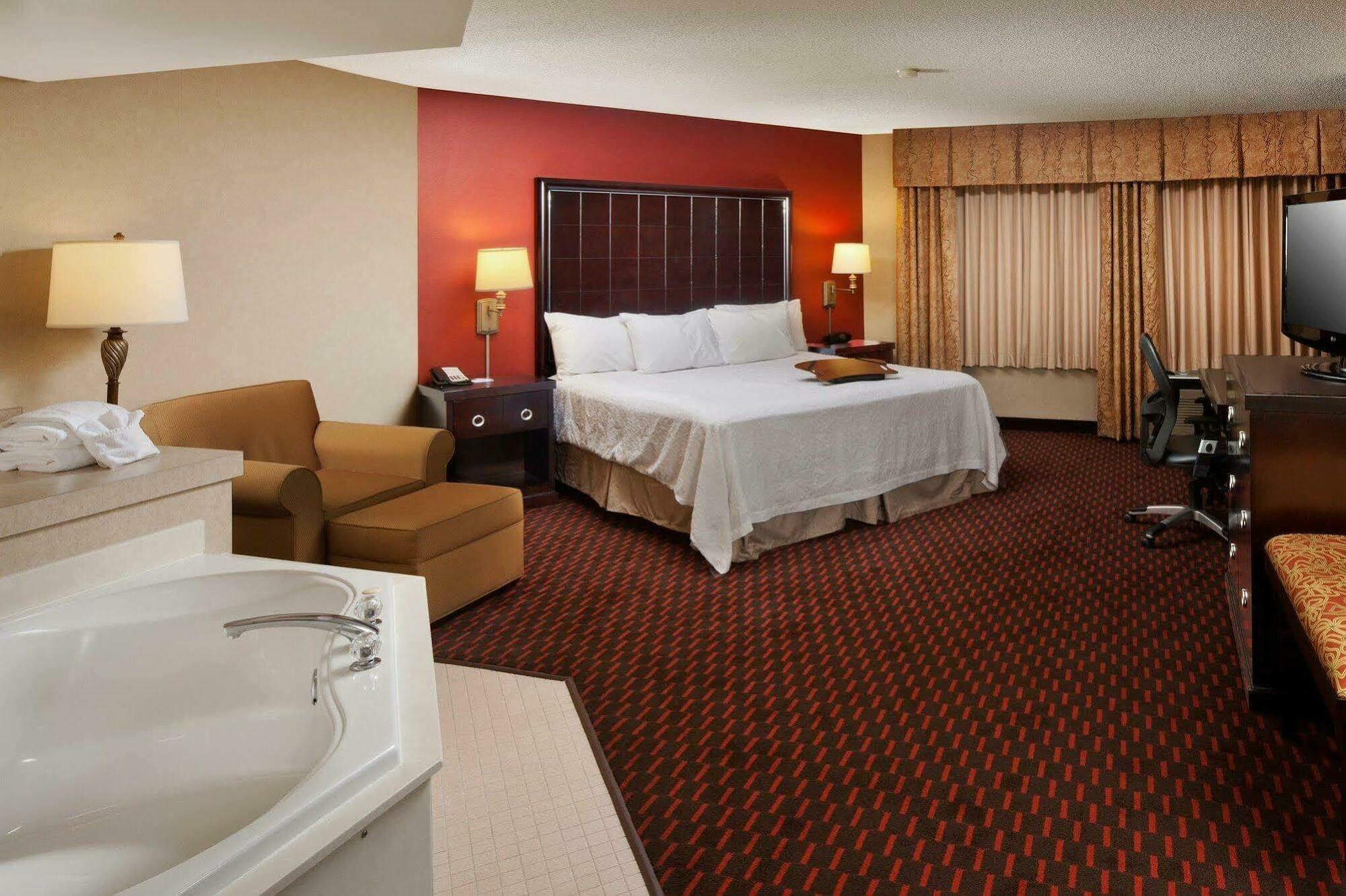 Hampton Inn Mount Pleasant Bagian luar foto