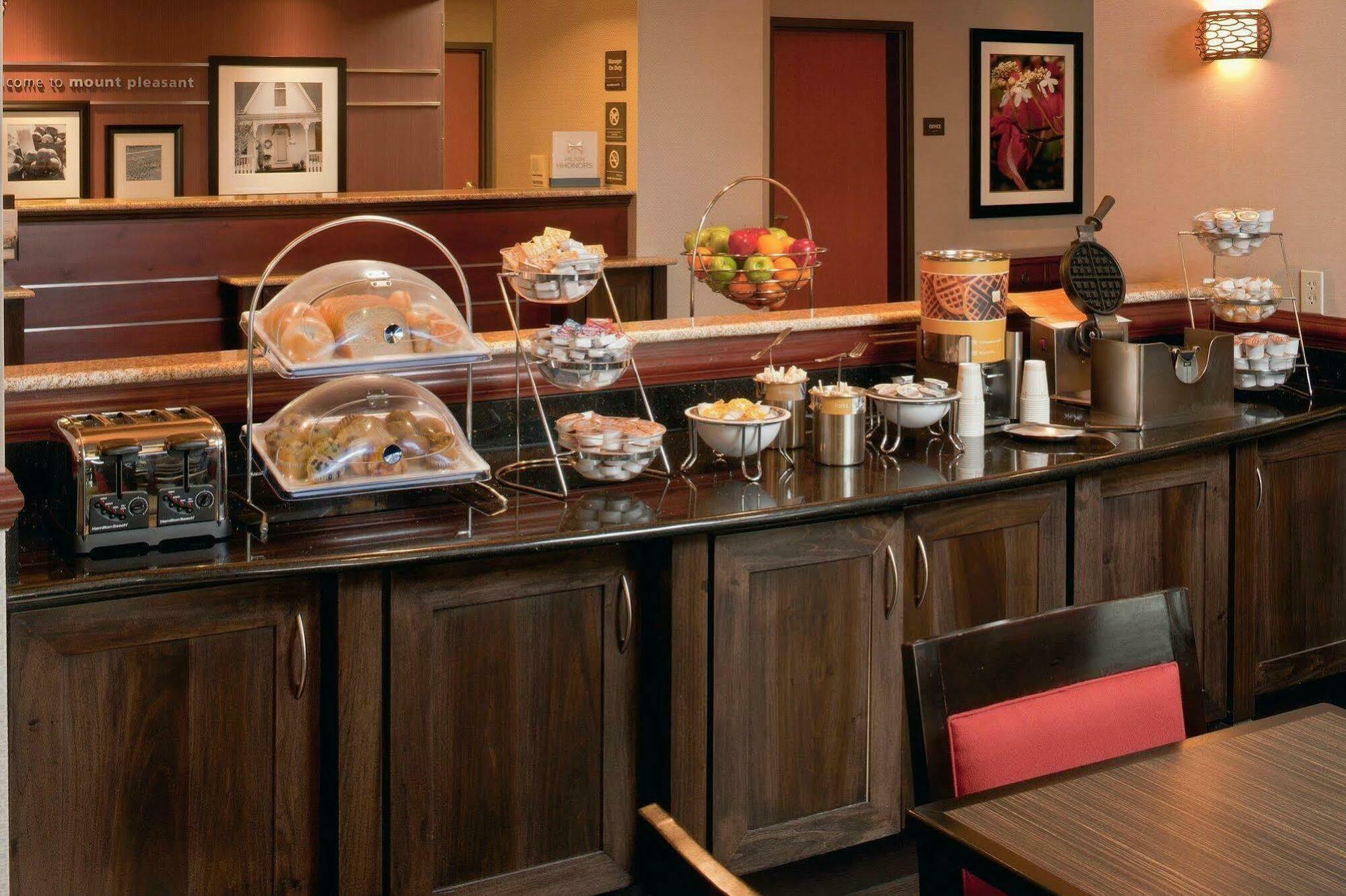 Hampton Inn Mount Pleasant Bagian luar foto