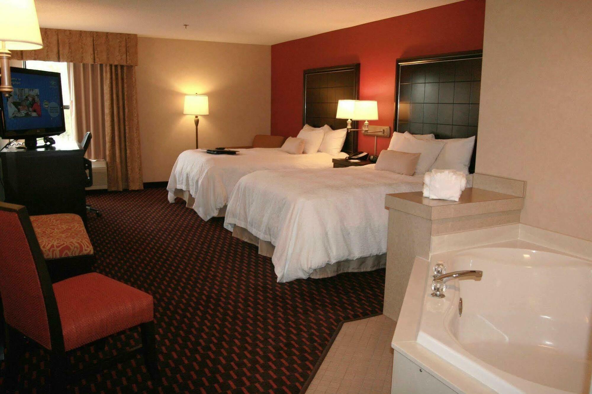 Hampton Inn Mount Pleasant Bagian luar foto
